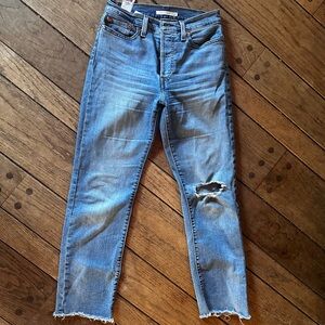 Women’s Levi Cropped Jean